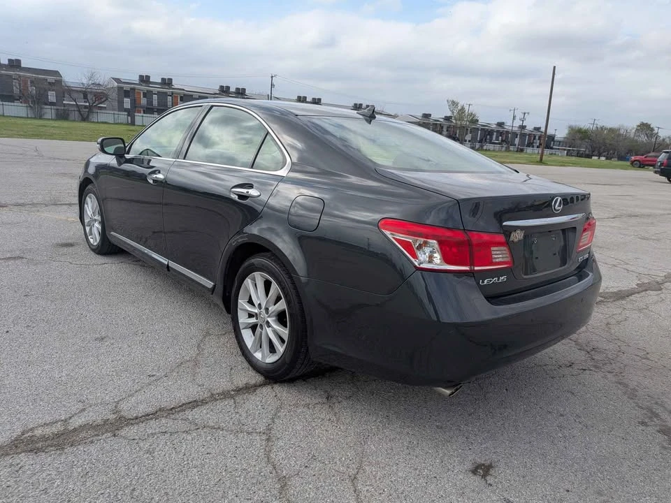 2010 Lexus ES 5th Gen - Image 4 of 11