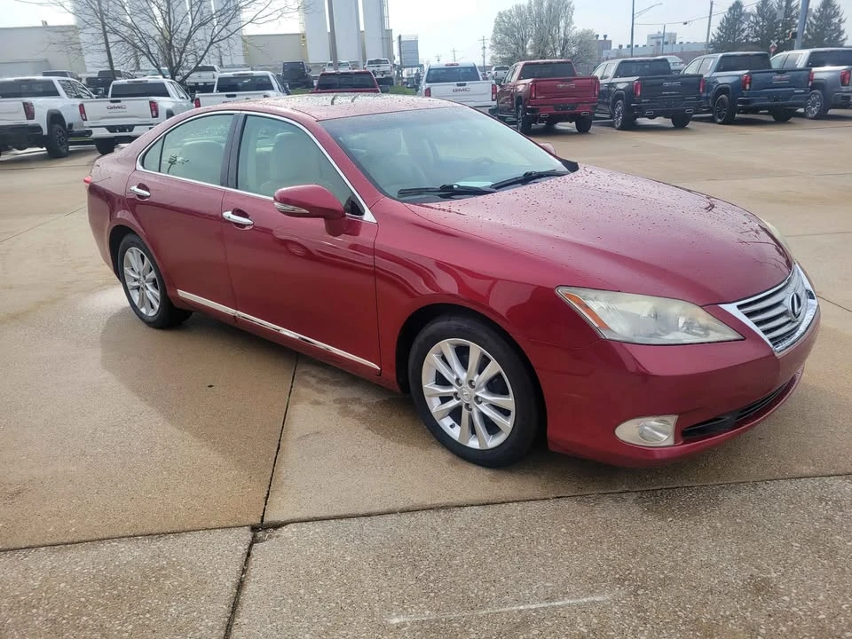 2010 Lexus ES 5th Gen - Image 3 of 12