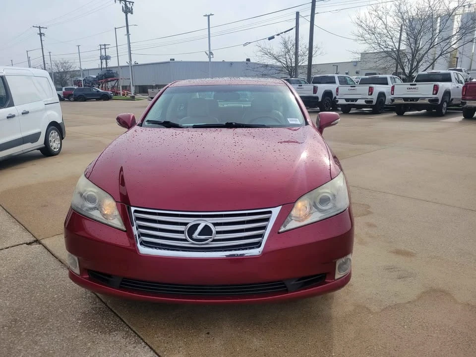 2010 Lexus ES 5th Gen - Image 2 of 12