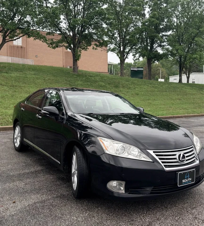 2010 Lexus ES 5th Gen - Image 5 of 18