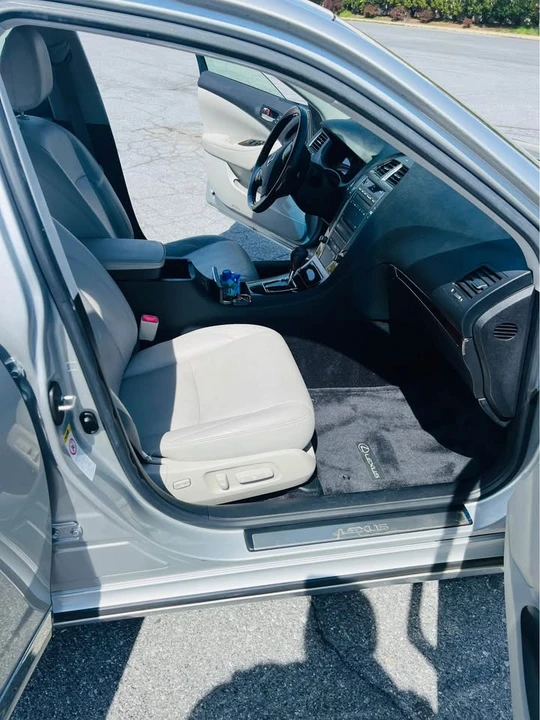 2010 Lexus ES 5th Gen - Image 5 of 8