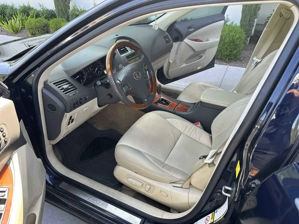 2010 Lexus ES 5th Gen - Image 11 of 12