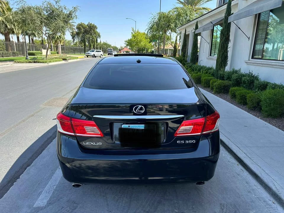 2010 Lexus ES 5th Gen - Image 5 of 12