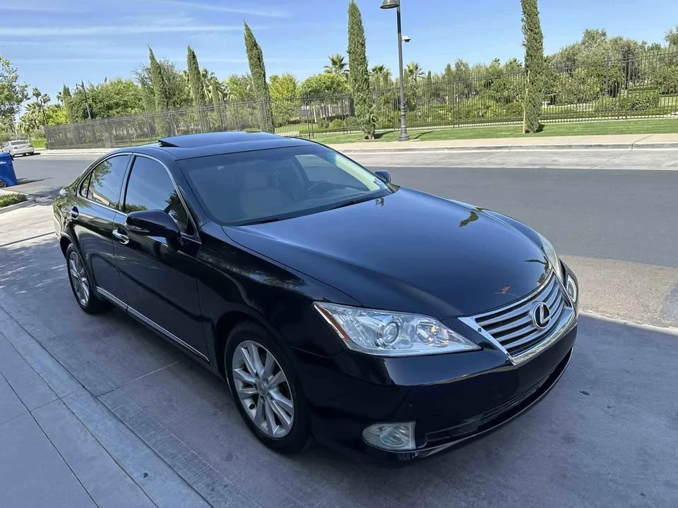 2010 Lexus ES 5th Gen - Image 2 of 12