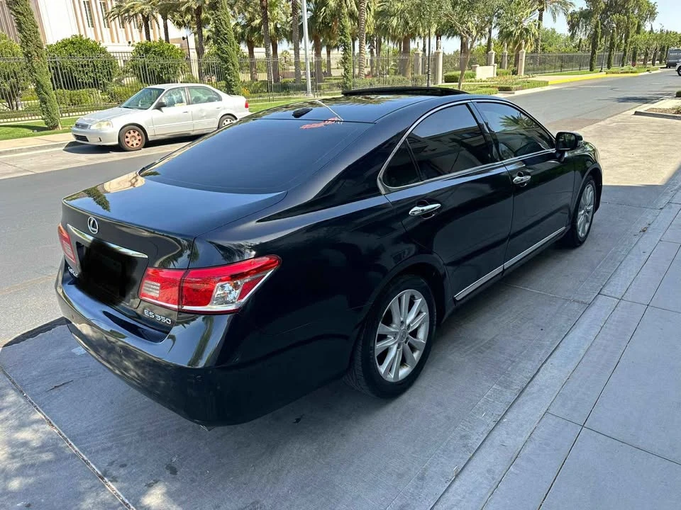 2010 Lexus ES 5th Gen - Image 3 of 12