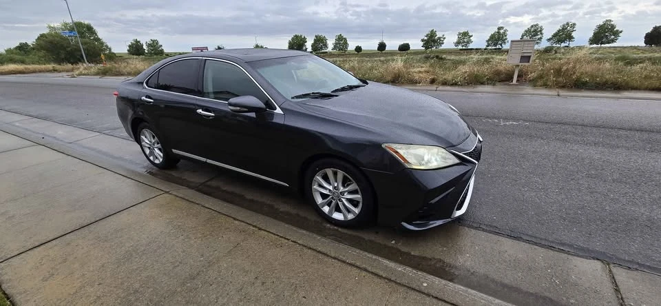2010 Lexus ES 5th Gen - Image 2 of 7
