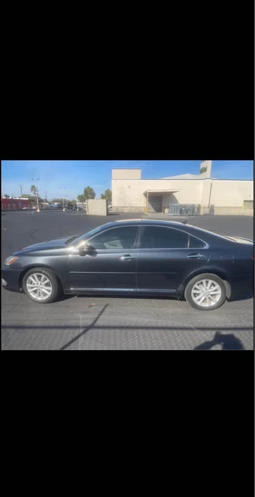 2010 Lexus ES 5th Gen - Image 3 of 5