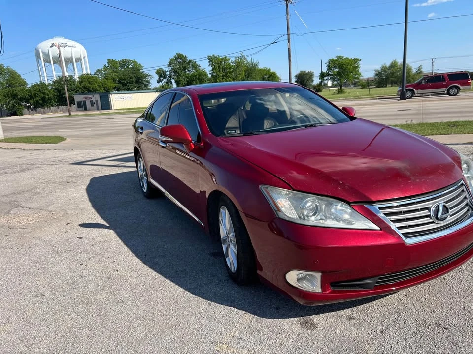 2010 Lexus ES 5th Gen - Image 2 of 16