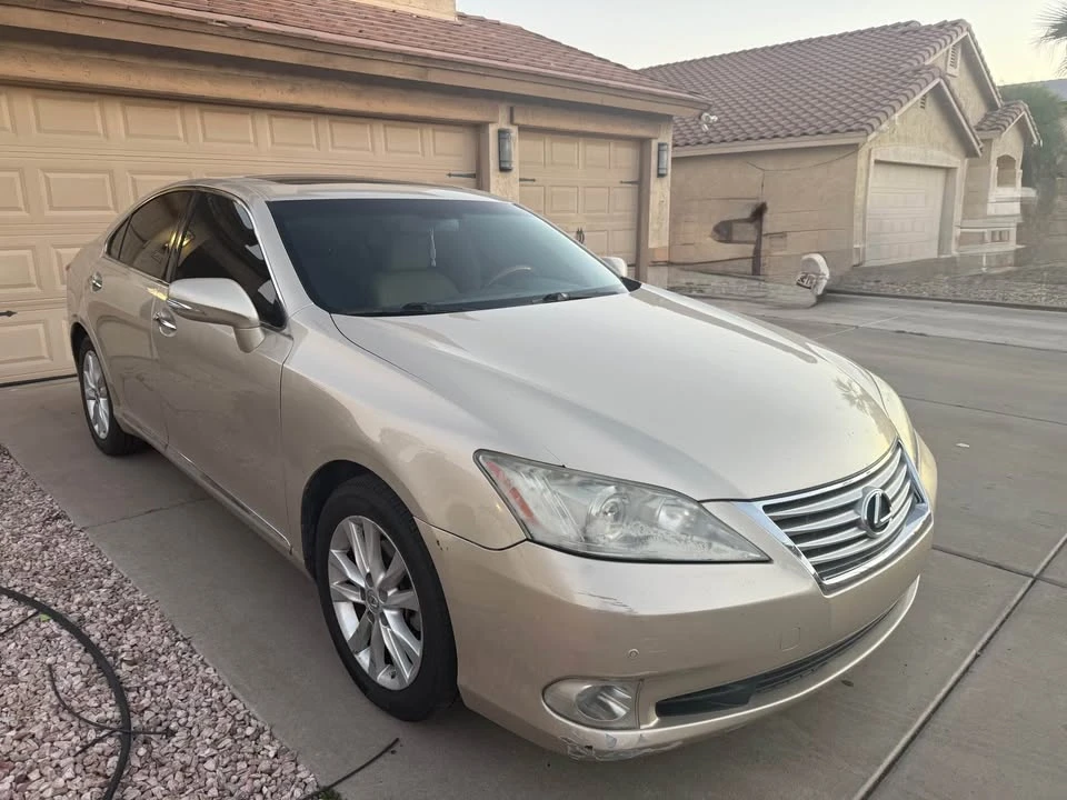 2010 Lexus ES 5th Gen - Image 2 of 10