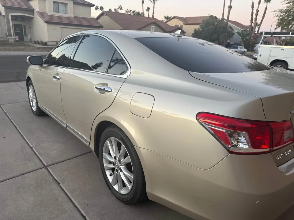 2010 Lexus ES 5th Gen - Image 4 of 10