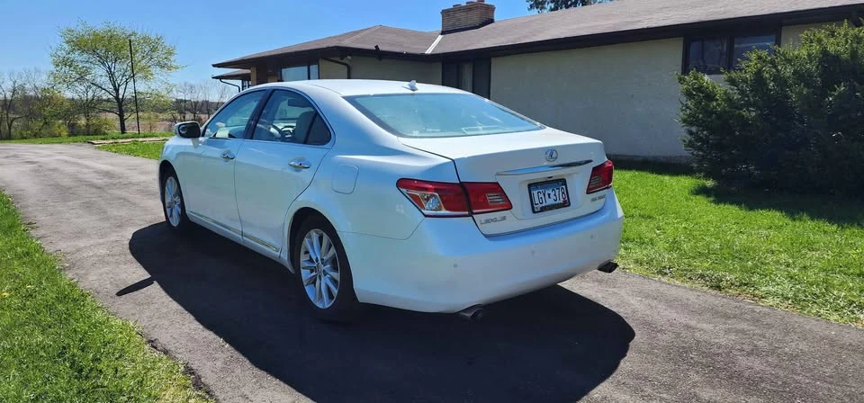 2010 Lexus ES 5th Gen - Image 7 of 8