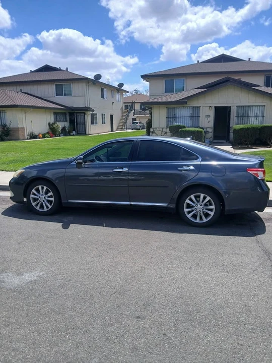 2010 Lexus ES 5th Gen - Image 5 of 5