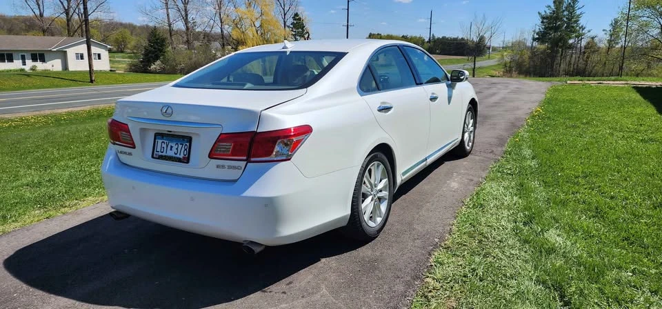 2010 Lexus ES 5th Gen - Image 8 of 8