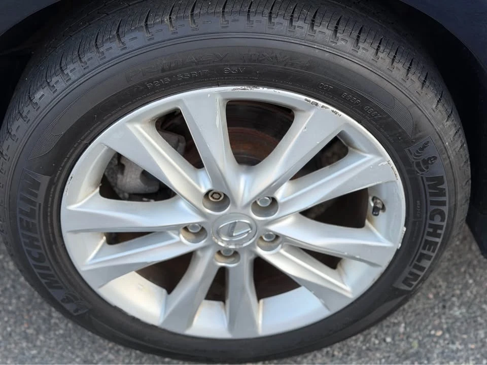 2010 Lexus ES 5th Gen - Image 17 of 20