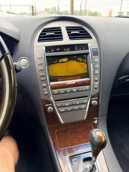 2010 Lexus ES 5th Gen - Image 14 of 17