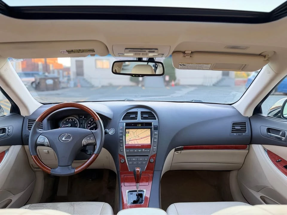 2010 Lexus ES 5th Gen - Image 16 of 20