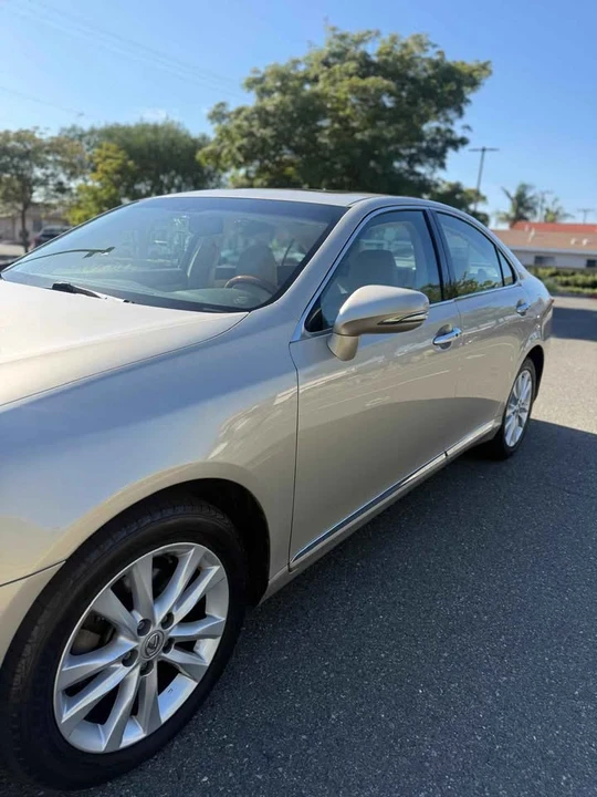 2010 Lexus ES 5th Gen - Image 8 of 16