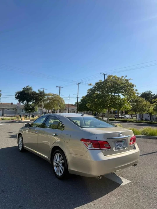 2010 Lexus ES 5th Gen - Image 6 of 16
