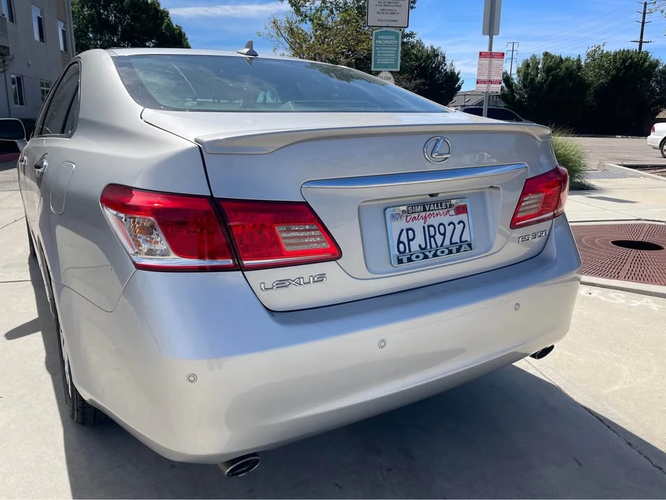 2010 Lexus ES 5th Gen - Image 14 of 14