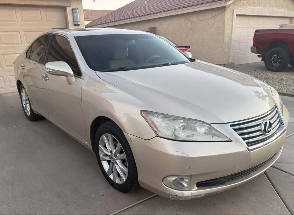 2010 Lexus ES 5th Gen - Image 2 of 11