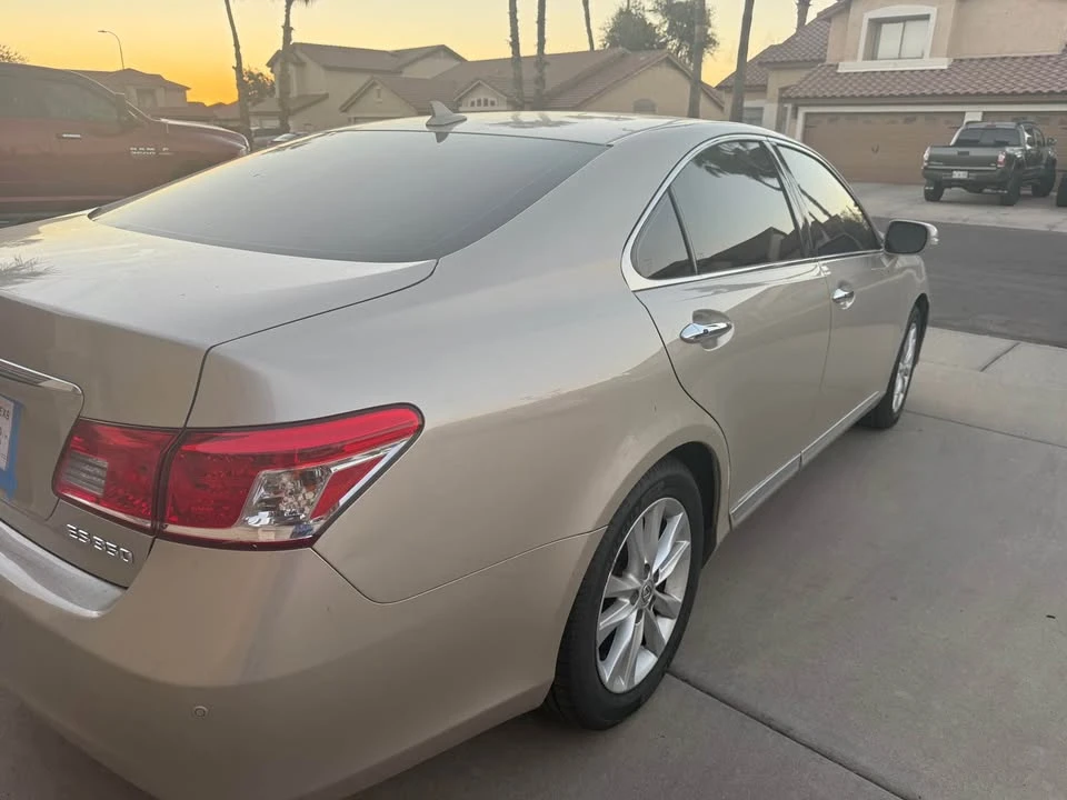 2010 Lexus ES 5th Gen - Image 3 of 11