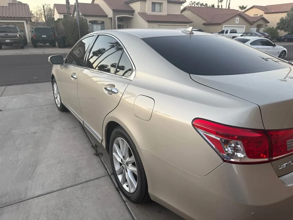 2010 Lexus ES 5th Gen - Image 4 of 11
