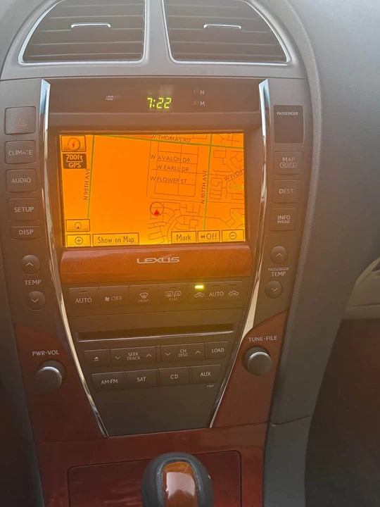 2010 Lexus ES 5th Gen - Image 9 of 10