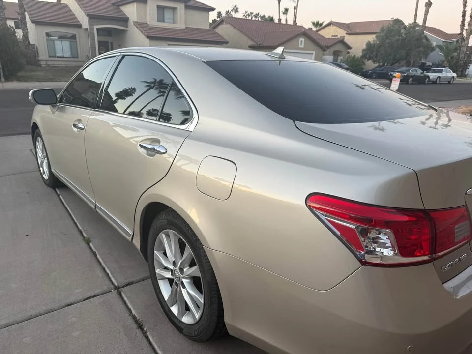 2010 Lexus ES 5th Gen - Image 4 of 10