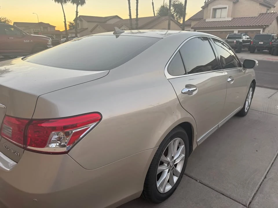 2010 Lexus ES 5th Gen - Image 3 of 10