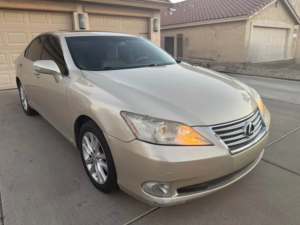2010 Lexus ES 5th Gen - Image 2 of 10