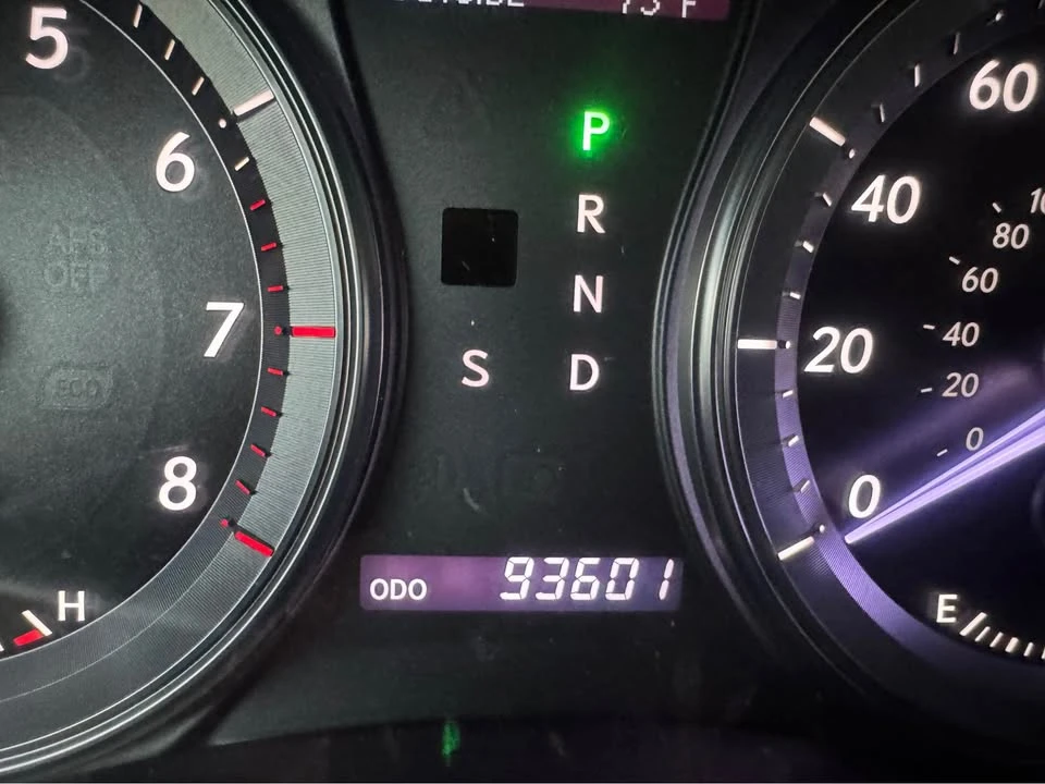 2010 Lexus ES 5th Gen - Image 8 of 11