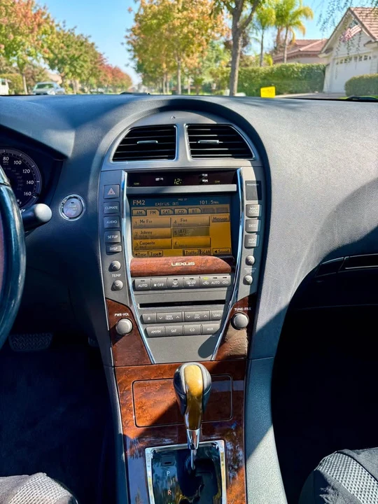 2010 Lexus ES 5th Gen - Image 19 of 20