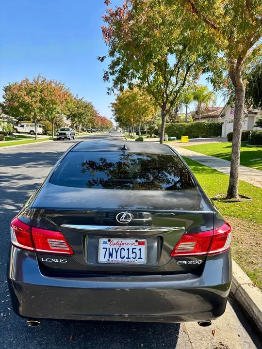 2010 Lexus ES 5th Gen - Image 5 of 20