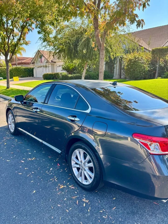 2010 Lexus ES 5th Gen - Image 4 of 20