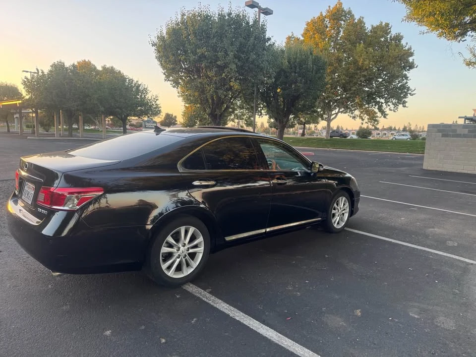 2010 Lexus ES 5th Gen - Image 4 of 11