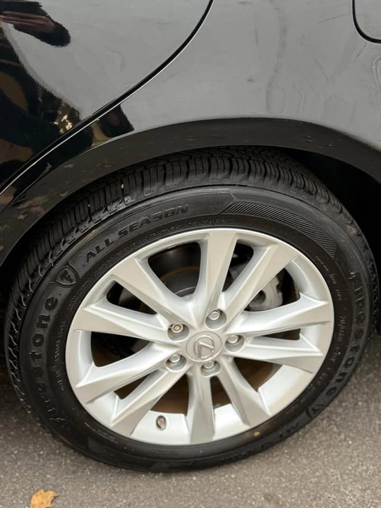 2010 Lexus ES 4th Gen - Image 9 of 18