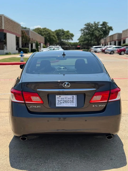 2010 Lexus ES 5th Gen - Image 4 of 14
