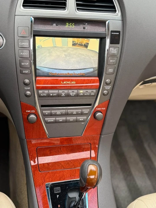 2010 Lexus ES 4th Gen - Image 7 of 18