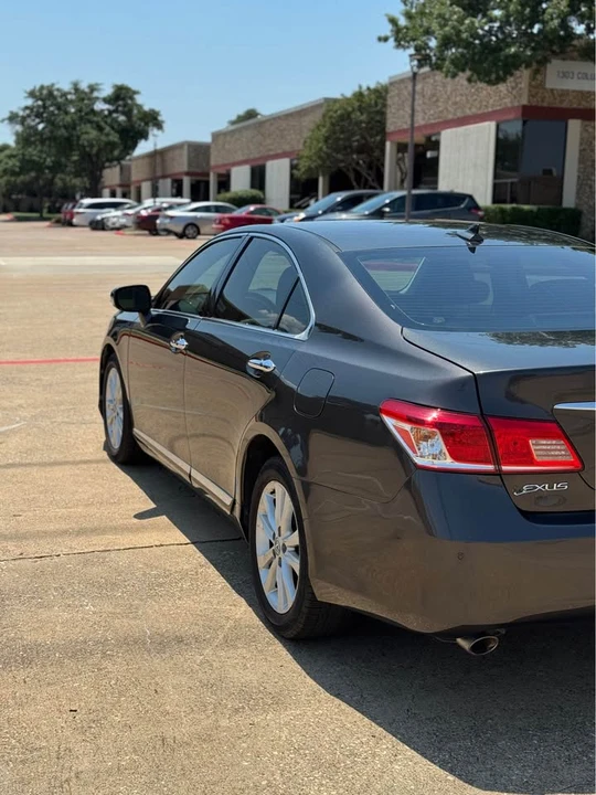2010 Lexus ES 5th Gen - Image 5 of 14