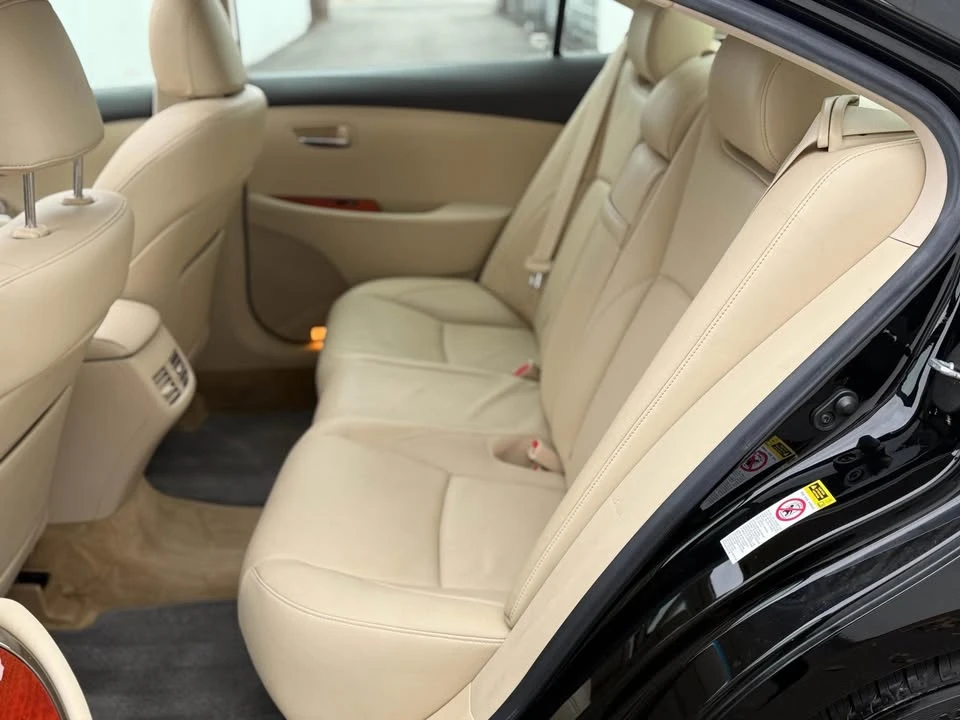 2010 Lexus ES 4th Gen - Image 4 of 18