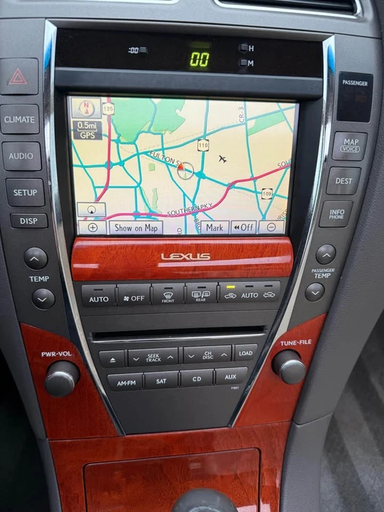 2010 Lexus ES 4th Gen - Image 13 of 18