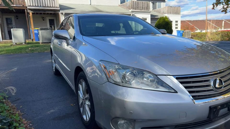 2010 Lexus ES 5th Gen - Image 9 of 10