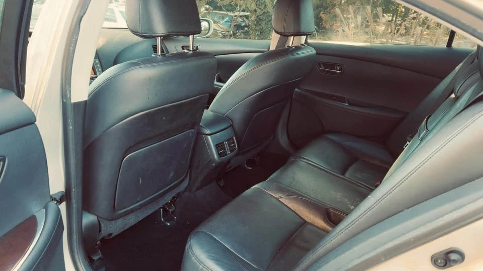 2010 Lexus ES 5th Gen - Image 4 of 10