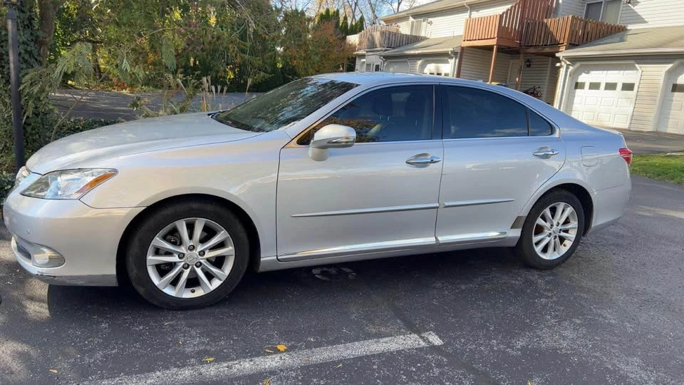 2010 Lexus ES 5th Gen - Image 6 of 10