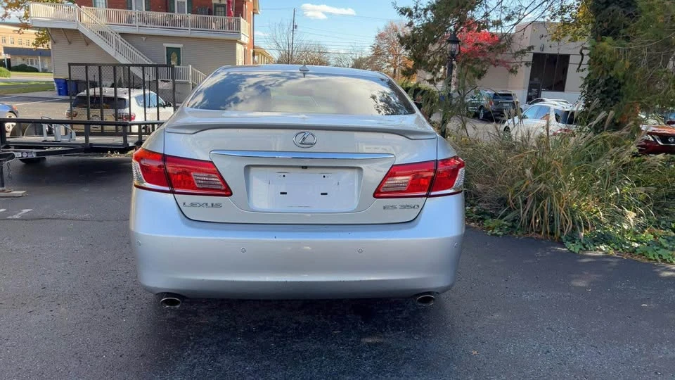 2010 Lexus ES 5th Gen - Image 7 of 10