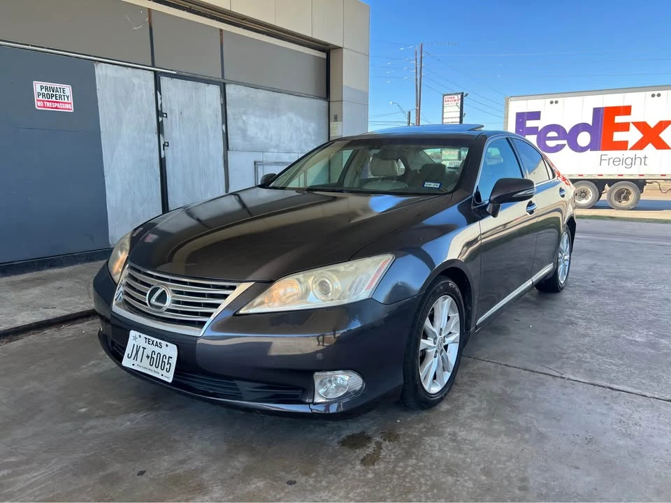 2010 Lexus ES 5th Gen - Image 5 of 16