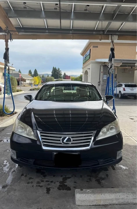 2010 Lexus ES 5th Gen - Image 2 of 9