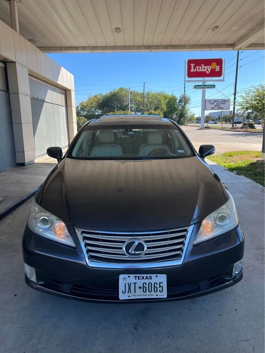 2010 Lexus ES 5th Gen - Image 2 of 16