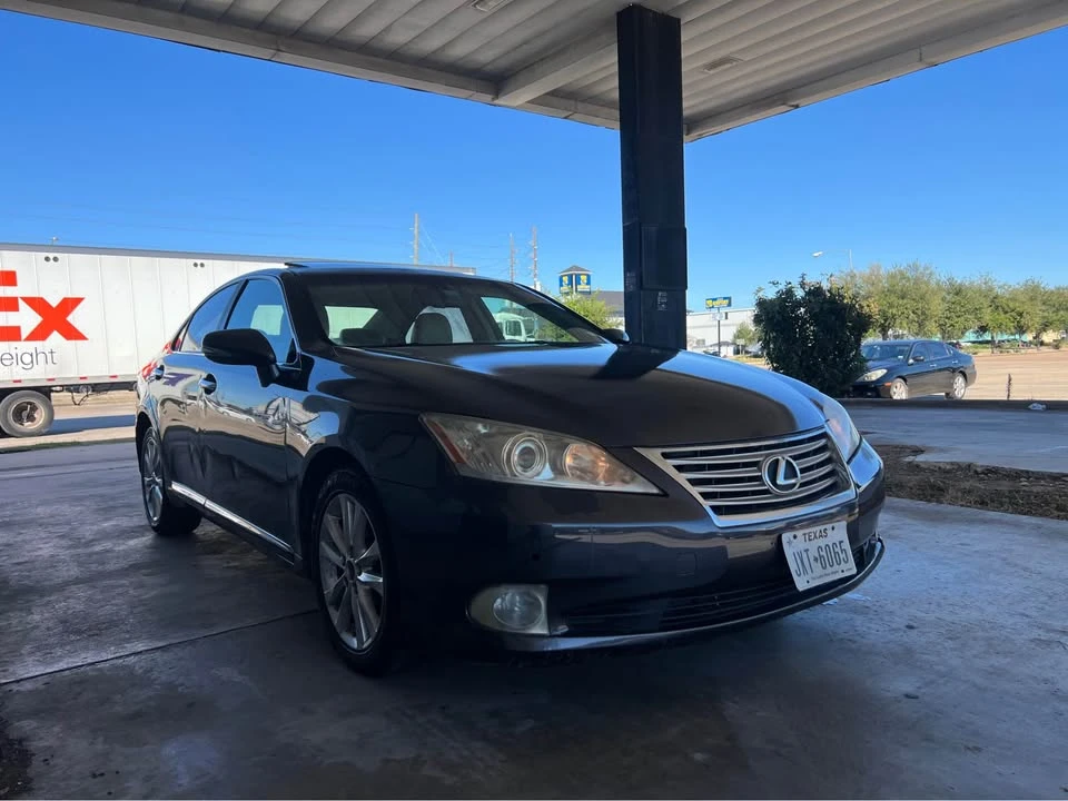 2010 Lexus ES 5th Gen - Image 9 of 16