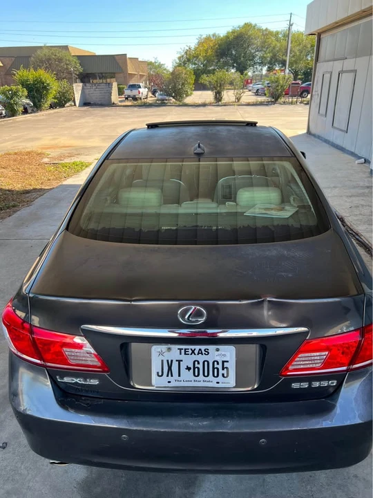 2010 Lexus ES 5th Gen - Image 3 of 16